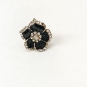 Black flower fashion ring